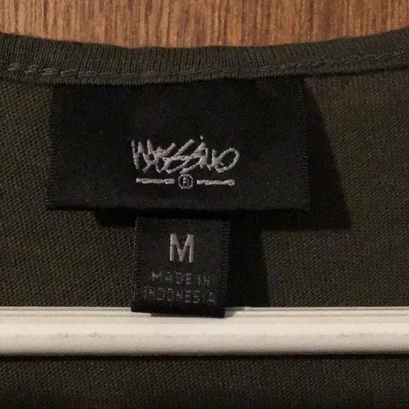 Cute top - Picture 3 of 3